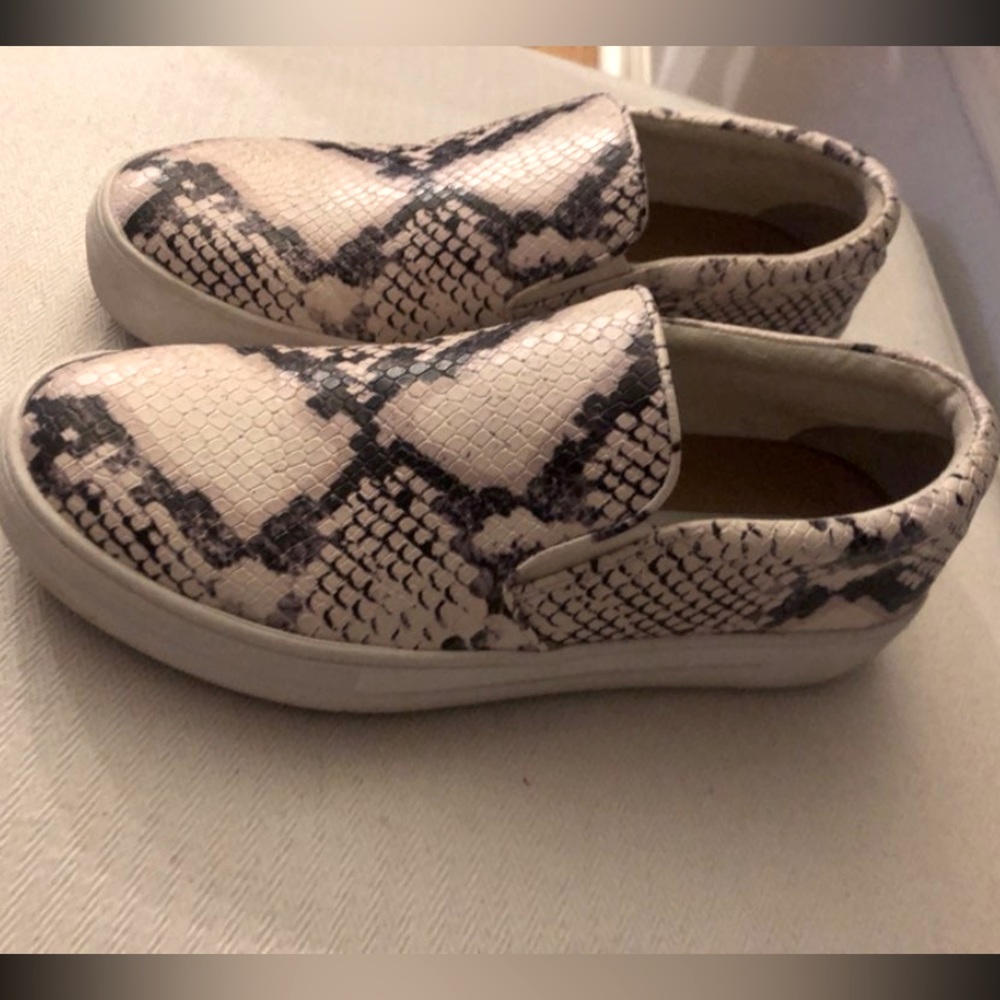 Steve Madden Snakeskin Size 7